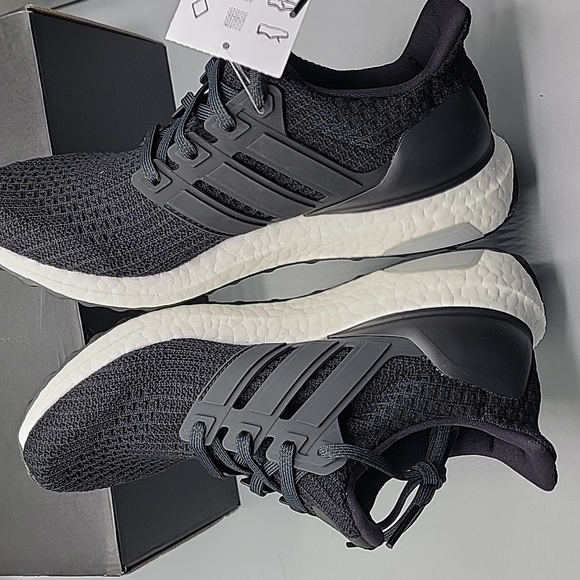 NiB Adidas Ultraboost in Black size 7 - Picture 9 of 12